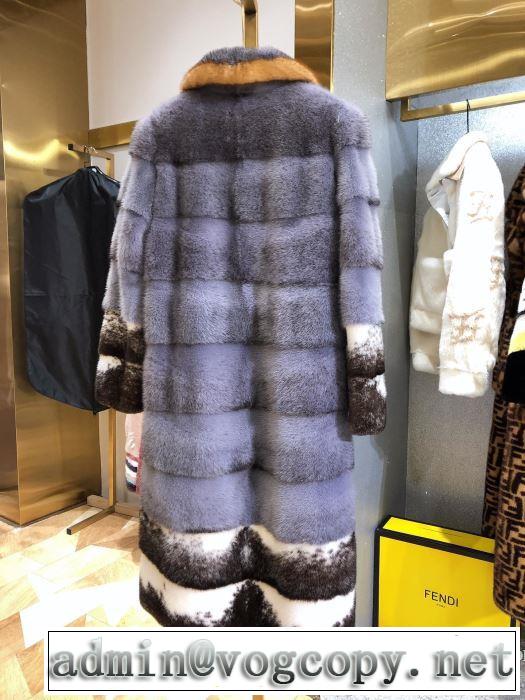 コート　おしゃれでおすすめ今季トレンド　フェンディ 今季トレンドをうまく取り　FENDI　2019トレンドファッション新品　