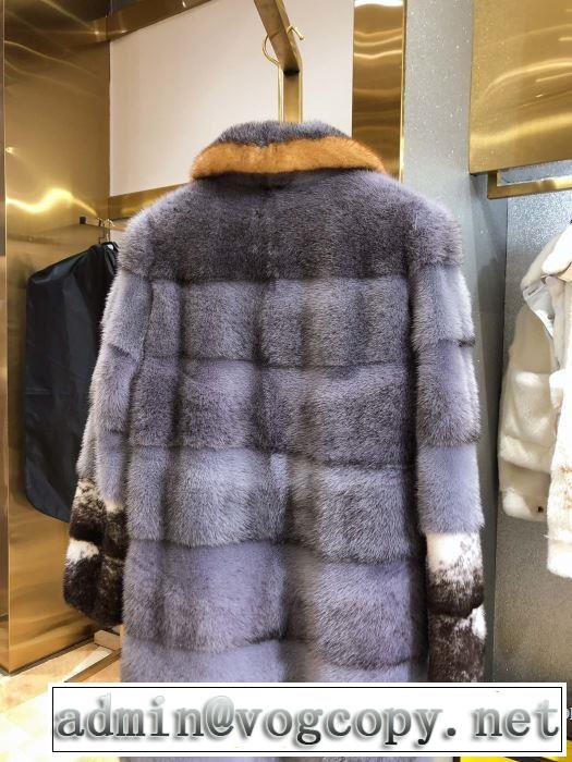 コート　おしゃれでおすすめ今季トレンド　フェンディ 今季トレンドをうまく取り　FENDI　2019トレンドファッション新品　