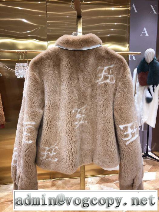 オシャレスタイルが今年流　フェンディ FENDI　2019-20秋冬取り入れやすい　ハーフコート　支持率が高い秋冬最新作