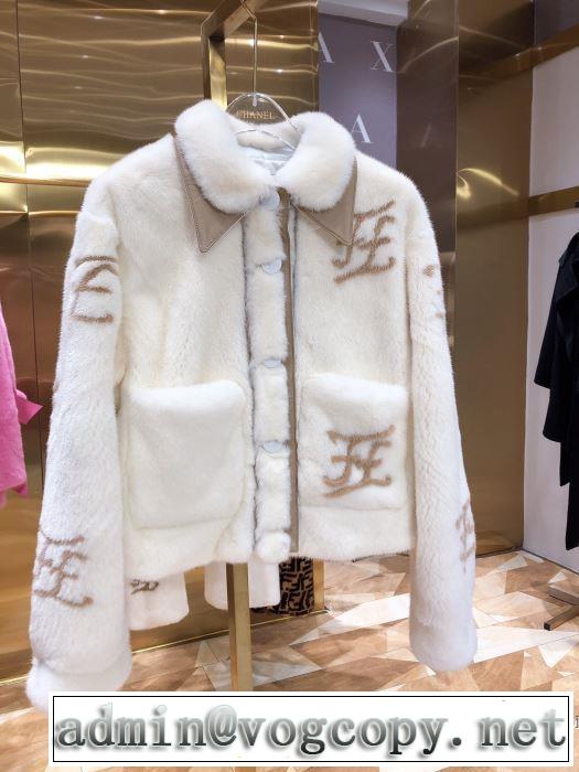 フェンディ最新作おすすめしたい秋冬　 FENDI　おしゃれ感度が高い秋冬トレンド　ハーフコート　先取り 2019/2020秋冬ファッション