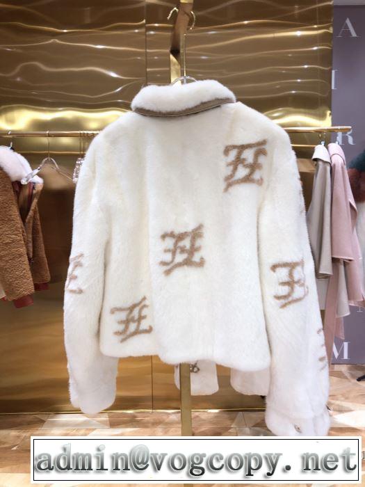 フェンディ最新作おすすめしたい秋冬　 FENDI　おしゃれ感度が高い秋冬トレンド　ハーフコート　先取り 2019/2020秋冬ファッション
