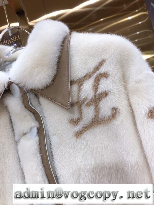 フェンディ最新作おすすめしたい秋冬　 FENDI　おしゃれ感度が高い秋冬トレンド　ハーフコート　先取り 2019/2020秋冬ファッション