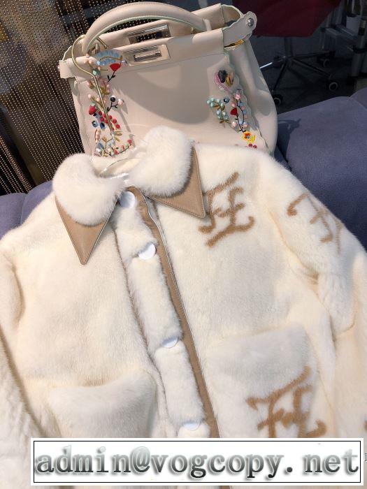 FENDI　　寒い季節トレンド上品　フェンディ 2019?2020秋冬流行色紹介　フード付きコート　今年の秋冬のトレンド激安セール