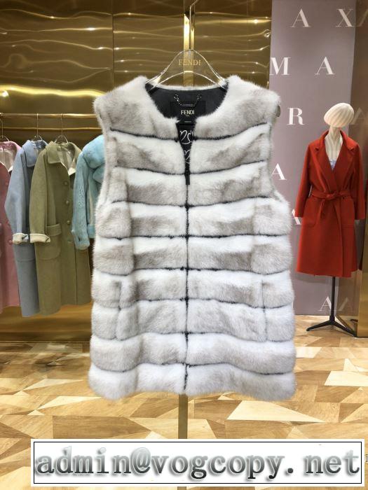 ダウンジャケット　絶対おさえるべきカラーと最新　フェンディ今年の流行りファション　 FENDI　最新秋冬トレンドをチェック！2019-20秋冬　