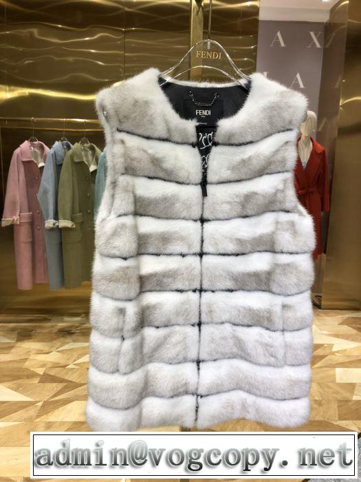 ダウンジャケット　絶対おさえるべきカラーと最新　フェンディ今年の流行りファション　 FENDI　最新秋冬トレンドをチェック！2019-20秋冬　