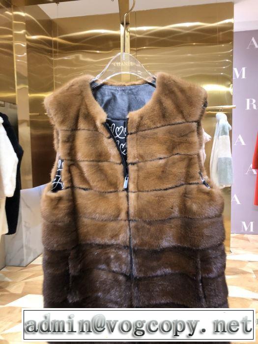 注目の秋ファッション一番　フェンディ FENDI　2019秋冬トレンド押さえておきたい　トップス　おしゃれに秋を迎えるために