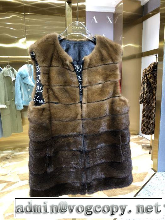 注目の秋ファッション一番　フェンディ FENDI　2019秋冬トレンド押さえておきたい　トップス　おしゃれに秋を迎えるために