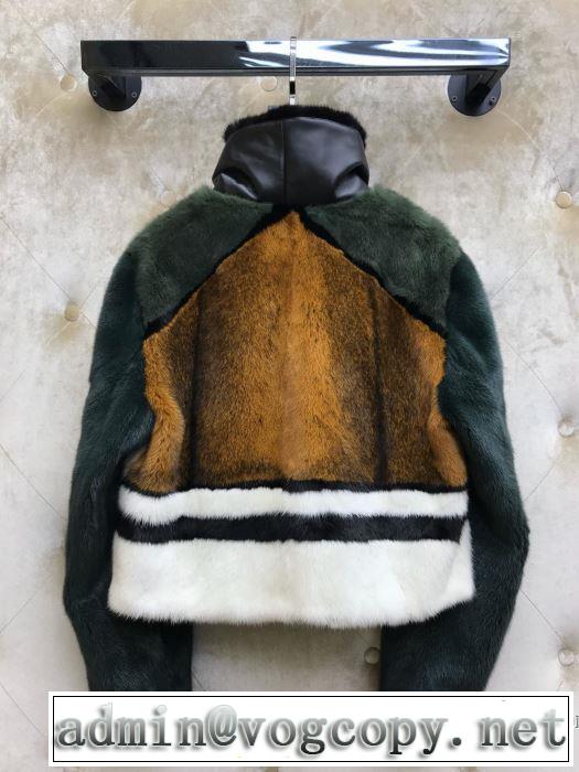 ハーフコート　サイズのよさを感じる新作　ルイ ヴィトン 2019秋冬トレンド押さえておきたい　LOUIS VUITTON　秋にこれがはやりそう