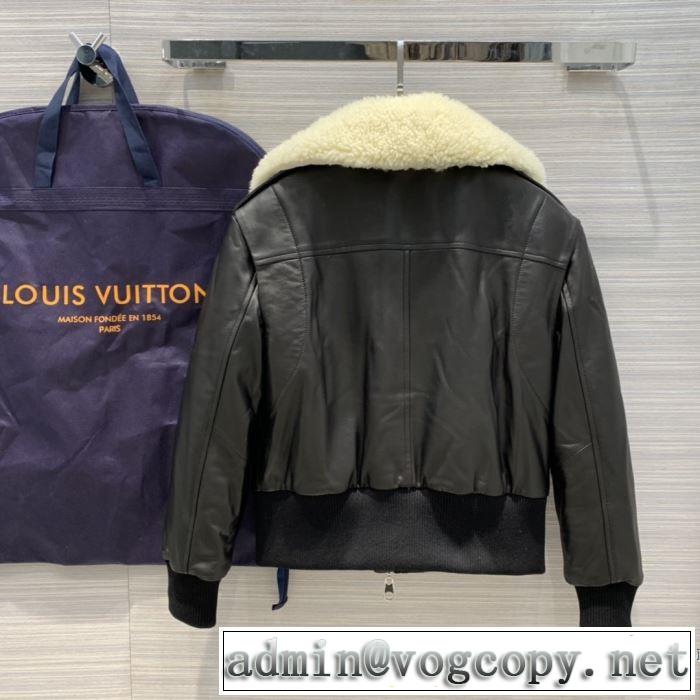 おしゃれに秋を迎えるために　ルイ ヴィトン LOUIS VUITTON　人気ブランドの秋冬新色　トップス　2019トレンドカラー秋冬セール