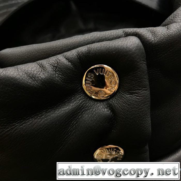 秋冬とれんど新品目立ち　ルイ ヴィトン 2019秋冬最重要アイテム　LOUIS VUITTON　ハーフコート　ファッション上級者向け