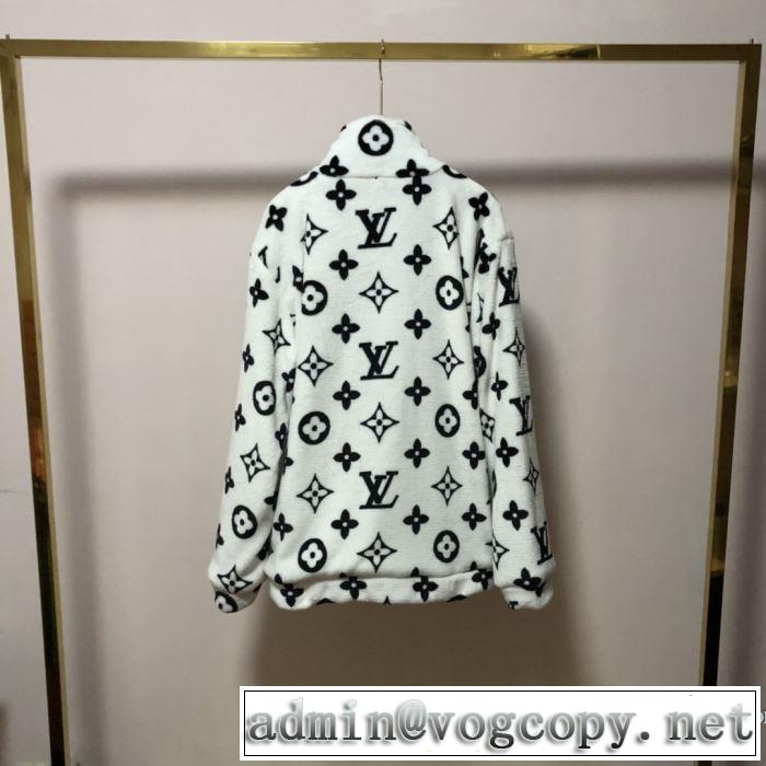 ルイ ヴィトン 秋冬ファッションコーディネート　LOUIS VUITTON　最重要！2019秋冬トレンド　ハーフコート　人気ファッション雑誌でも掲載