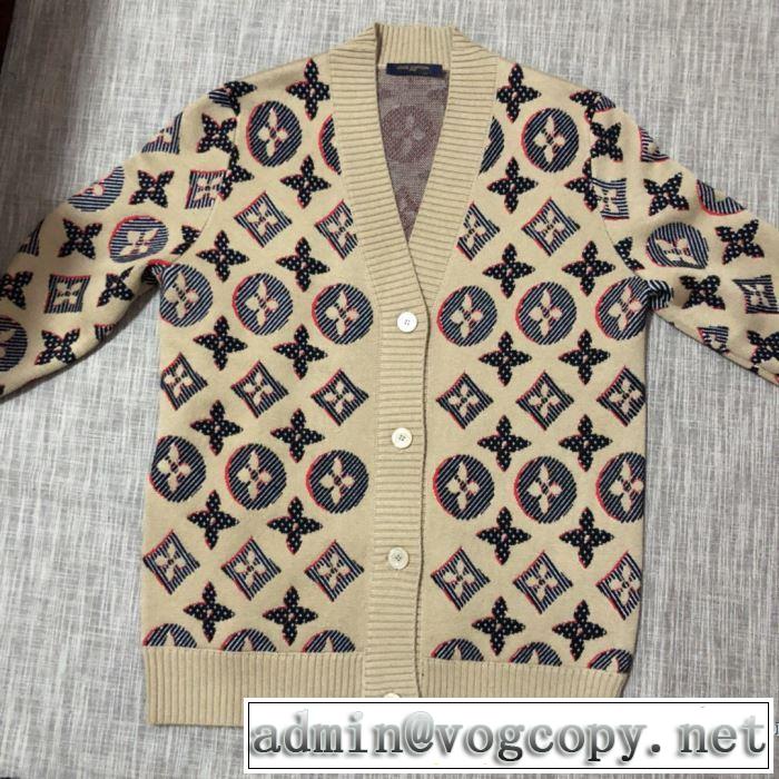 ルイ ヴィトン今季トレンド新作はこれ　 LOUIS VUITTON　秋冬に大注目のカラー　ニットコート　速報！2019年秋ファッショントレンド