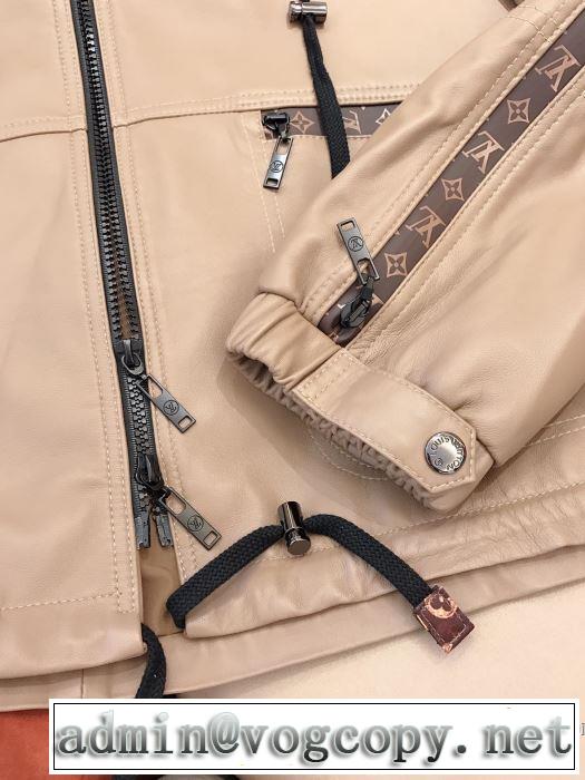おしゃれなファッションコーデ　ルイ ヴィトン LOUIS VUITTON　【最新】2019年秋冬のトレンド速報　フード付きコート