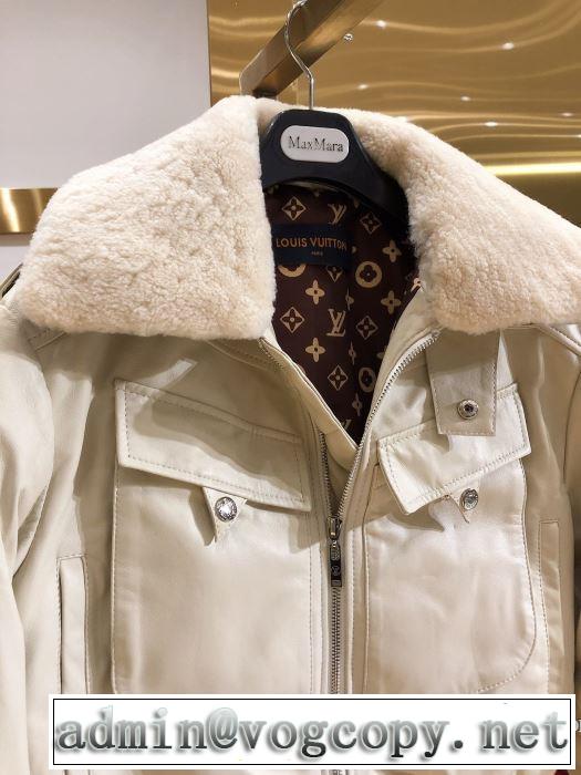おしゃれでおすすめ今季トレンド　ルイ ヴィトン LOUIS VUITTON　今季トレンドをうまく取り　ハーフコート　2019トレンドファッション新品
