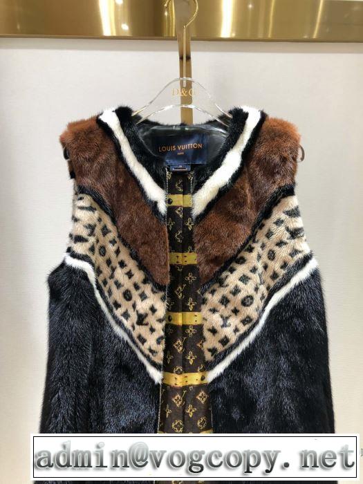 おしゃれに秋を迎えるために　ルイ ヴィトン LOUIS VUITTON　2019トレンドカラー秋冬セール　フード付きコート　とにかく完璧ブランド新作