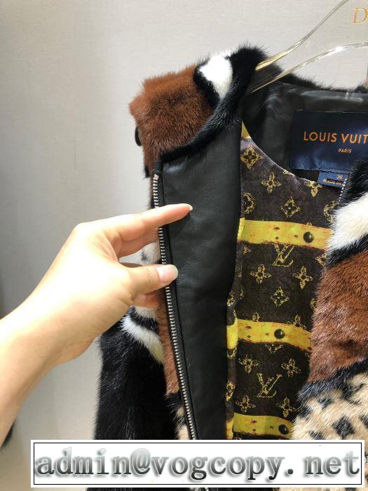 おしゃれに秋を迎えるために　ルイ ヴィトン LOUIS VUITTON　2019トレンドカラー秋冬セール　フード付きコート　とにかく完璧ブランド新作