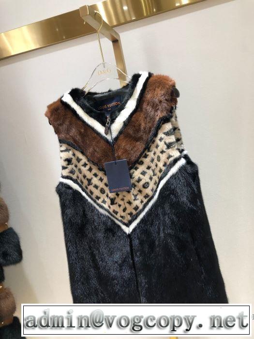 おしゃれに秋を迎えるために　ルイ ヴィトン LOUIS VUITTON　2019トレンドカラー秋冬セール　フード付きコート　とにかく完璧ブランド新作