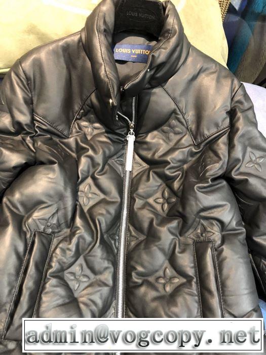 ルイ ヴィトン 秋服コーデ2019年版　LOUIS VUITTON　大胆なチェックの人気トレンド　ダウンジャケット　2019秋冬トレンドアイテム