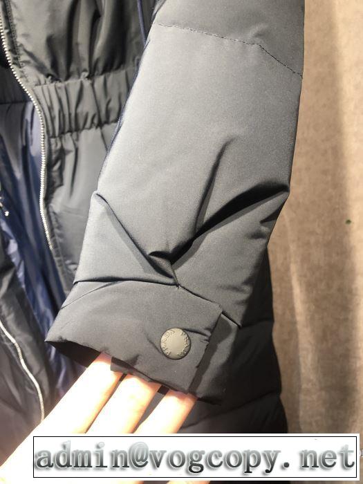2019-20秋冬トレンドファッション　プラダ PRADA最新秋冬トレンドをチェック　 プレミアムダウンコート　秋冬流行りファション