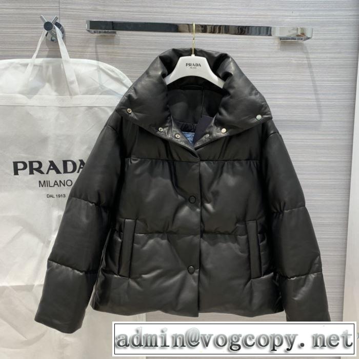プラダ PRADA 最新秋冬トレンドをチェック！2019-20秋冬　ダウンジャケット　今年の流行りファション　2色可選　絶対おさえるべきカラーと最新
