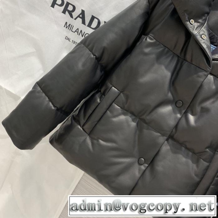 プラダ PRADA 最新秋冬トレンドをチェック！2019-20秋冬　ダウンジャケット　今年の流行りファション　2色可選　絶対おさえるべきカラーと最新
