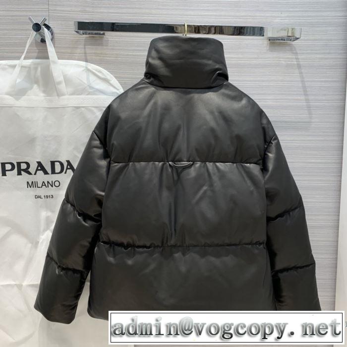 プラダ PRADA 最新秋冬トレンドをチェック！2019-20秋冬　ダウンジャケット　今年の流行りファション　2色可選　絶対おさえるべきカラーと最新