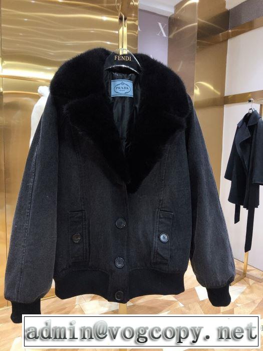 プラダヒットする秋冬コレクション　 PRADA 今年注目すべき秋冬ファッション　ブルゾン　2019トレンドアイテム激安