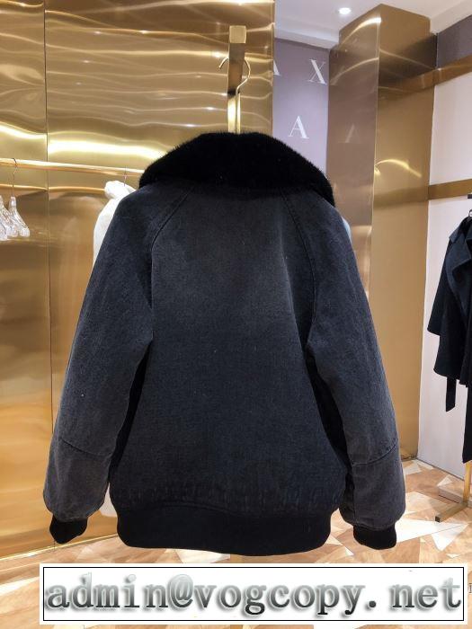プラダヒットする秋冬コレクション　 PRADA 今年注目すべき秋冬ファッション　ブルゾン　2019トレンドアイテム激安