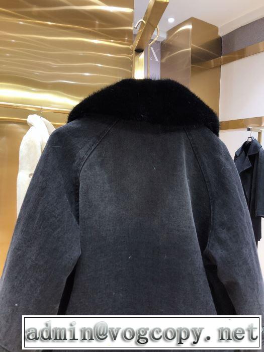 プラダヒットする秋冬コレクション　 PRADA 今年注目すべき秋冬ファッション　ブルゾン　2019トレンドアイテム激安