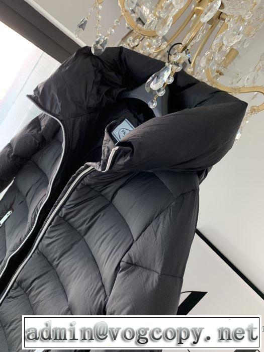 2色可選　今季トレンド新作はこれ　プラダ PRADA　秋冬に大注目のカラー　ダウンジャケット　速報！2019年秋ファッショントレンド