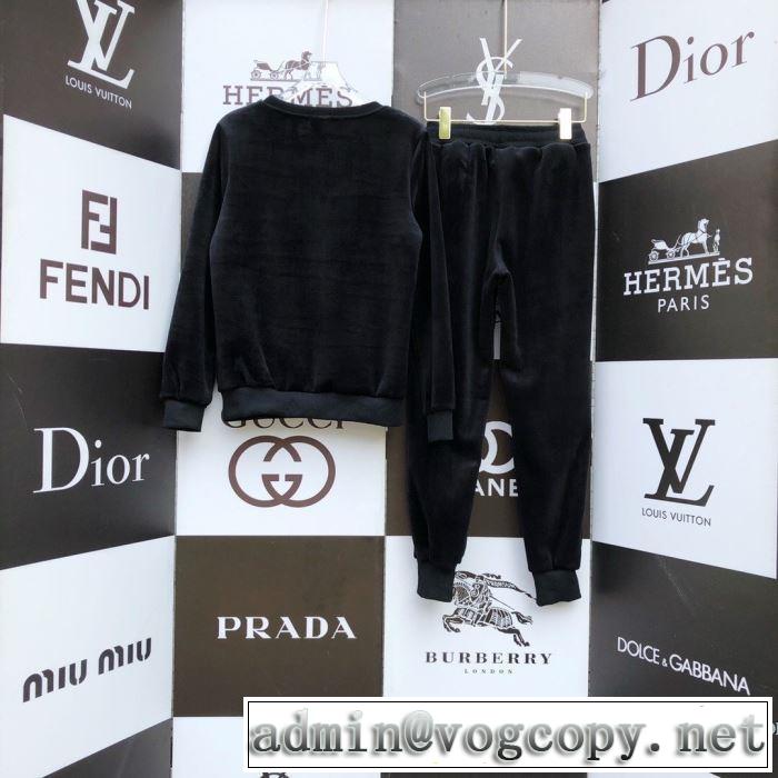 上下セット　秋ファションのトレンド　3色可選　2019秋に注目したい　プラダ PRADA　おしゃれさんはいち早く取り　