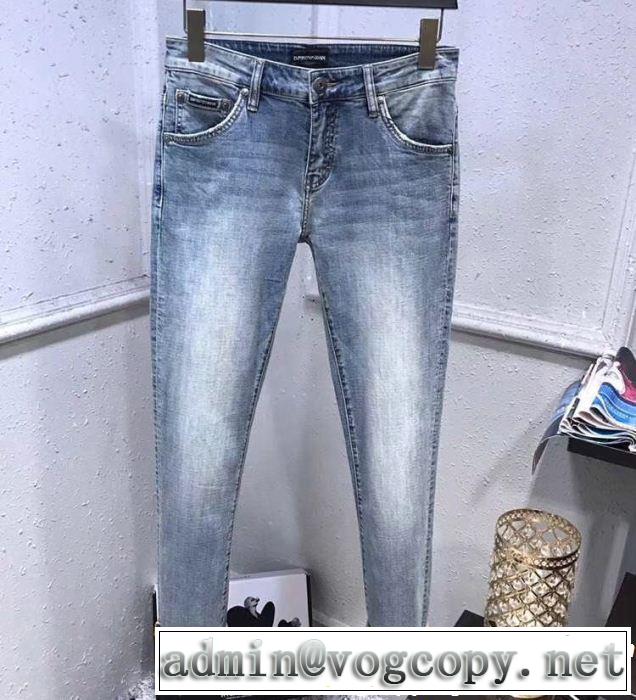  2019年の春夏に着たい デニムパンツ 透け感優しい アルマーニ ARMANI 大人っぽく仕上げ 