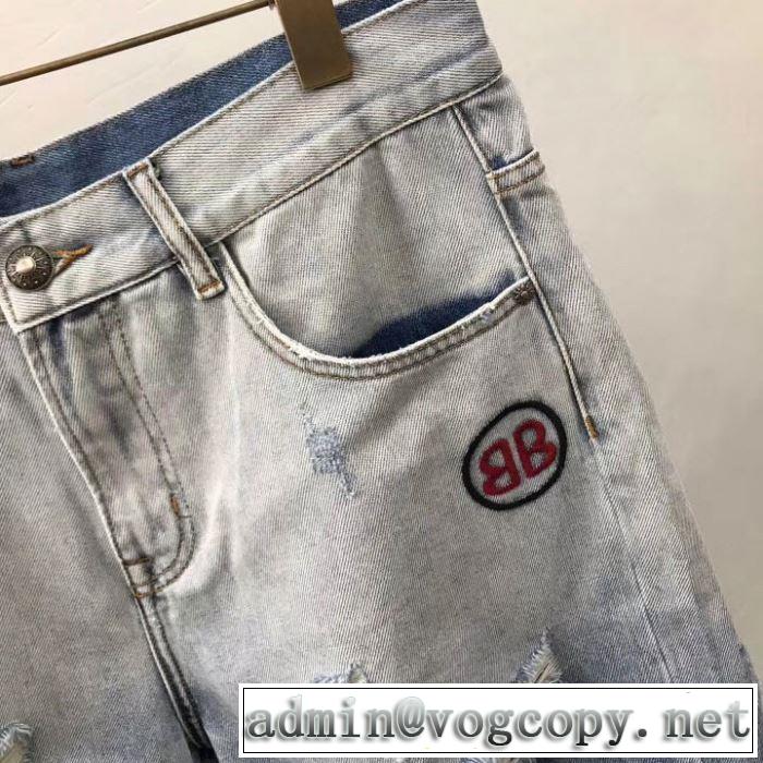 トレンド感があって涼しげ バレンシアガ BALENCIAGA  2019年春夏シーズンの人気 チノパン 元気な印象のコーデ