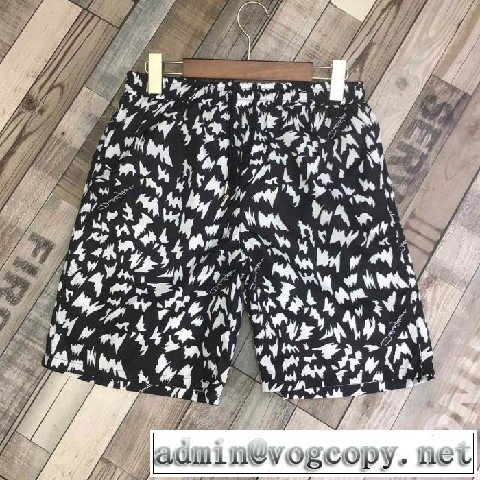 ドルチェ＆ガッバーナ Dolce&Gabbana ブランド ジーンズ  【2019年】夏のファッショ 春夏シンプルファッションでOK！
