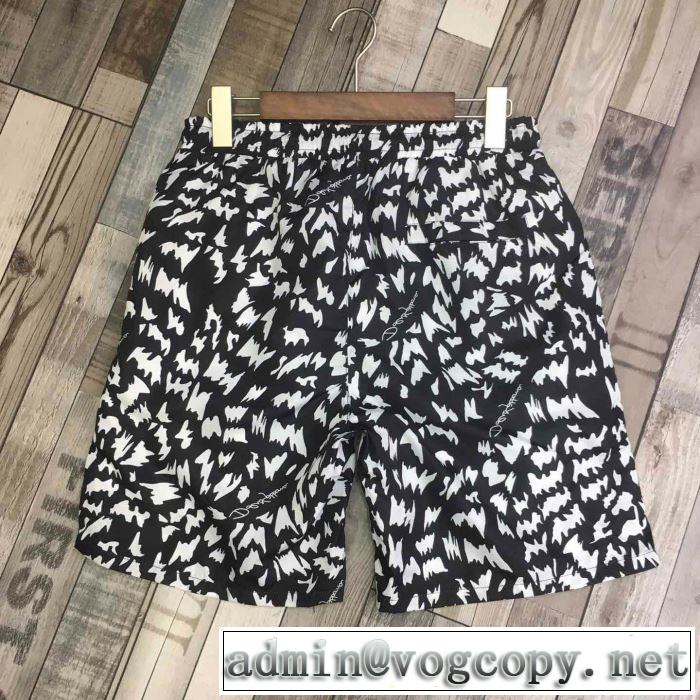 ドルチェ＆ガッバーナ Dolce&Gabbana ブランド ジーンズ  【2019年】夏のファッショ 春夏シンプルファッションでOK！