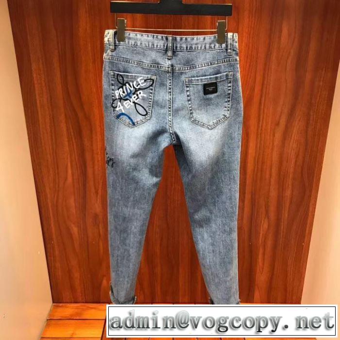 ドルチェ＆ガッバーナ今風の着こなし新品 Dolce&Gabbana 優しい雰囲気スタイリッシュに  デニムパンツ