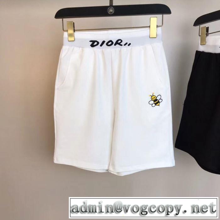 知的な夏のスタイル ディオール DIOR 海外セレブは大人気 チノパン大人カジュアル夏ファッション2019