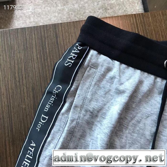 2019春夏は人気定番 ディオール DIOR  すっきりした印象にチノパン 優雅で都会的な装いに仕上げ