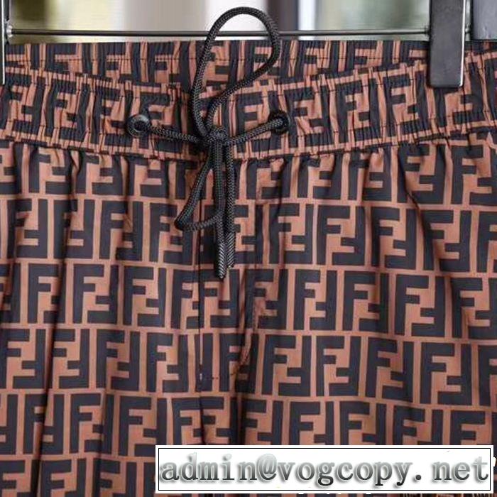 ブラッシュアップして華やかに フェンディ2019年春夏流行ファッション FENDI スエットパンツ 品のよさを感じさ