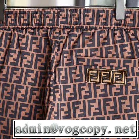 ブラッシュアップして華やかに フェンディ2019年春夏流行ファッション FENDI スエットパンツ 品のよさを感じさ