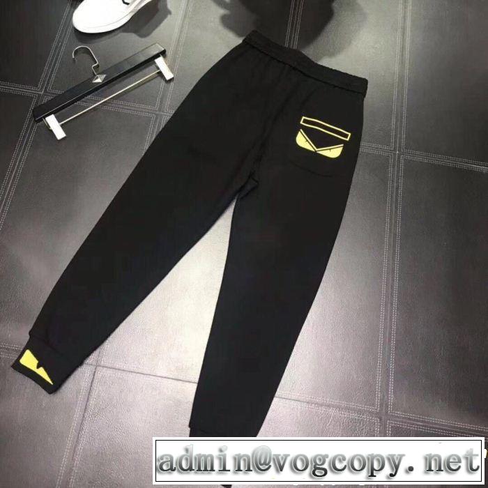 夏らしい品格が漂う 2019年の春夏に着たい FENDI フェンディ チノパン 大胆なデザイン
