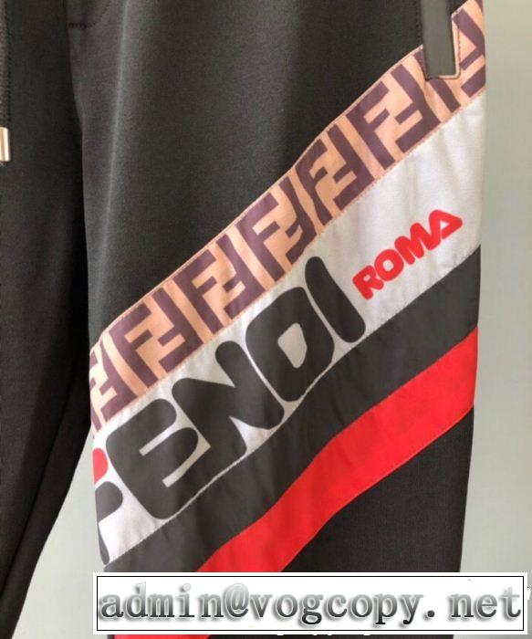 チノパン 2019年春夏流行ファッション ブラッシュアップして華やかに FENDI フェンディ