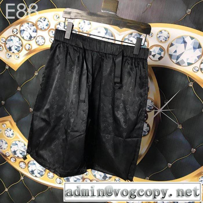 ルイ ヴィトン LOUIS VUITTON ブランド ジーンズ  【2019年】夏のファッショ 春夏シンプルファッションでOK！