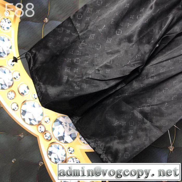 ルイ ヴィトン LOUIS VUITTON ブランド ジーンズ  【2019年】夏のファッショ 春夏シンプルファッションでOK！