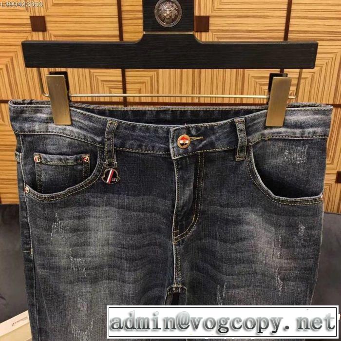 デニムパンツ 大人のカジュアルスタイル モンクレール MONCLER 2019SSのトレンド商品