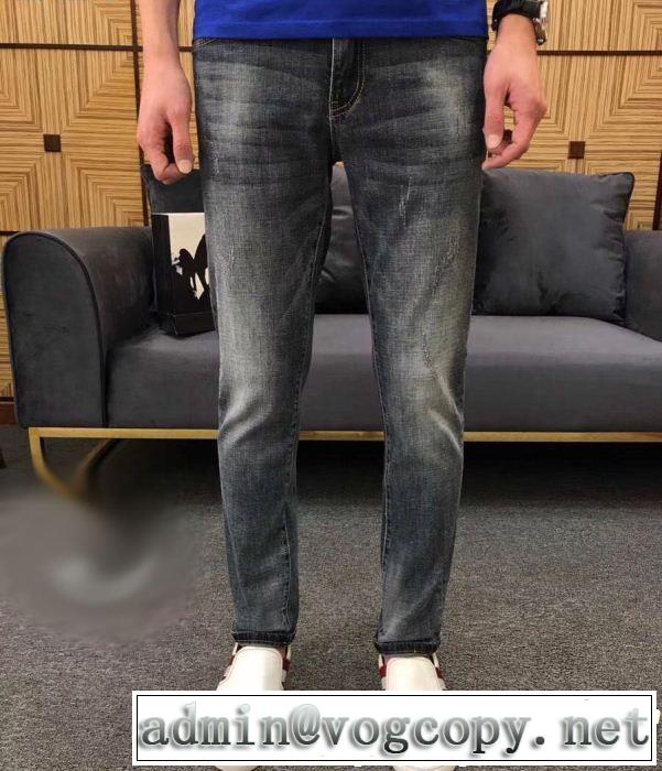 デニムパンツ 大人のカジュアルスタイル モンクレール MONCLER 2019SSのトレンド商品