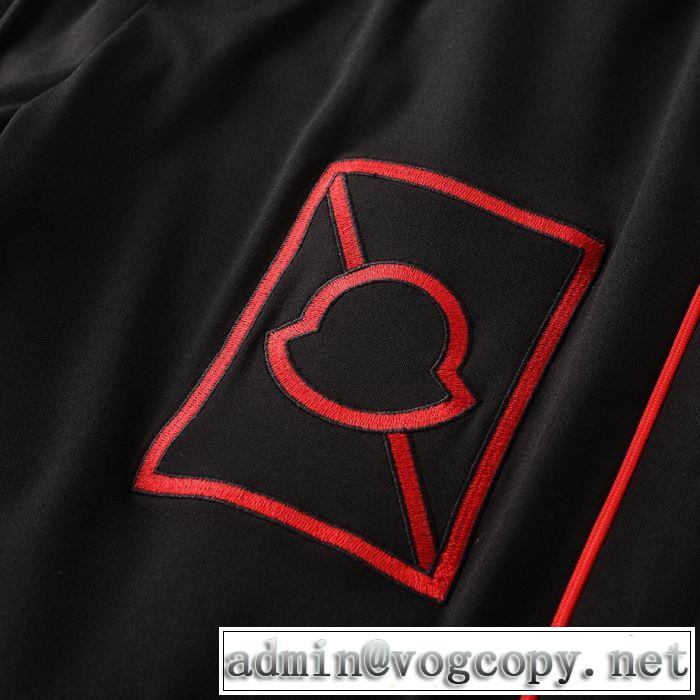 デニムパンツ 2019年の春夏に着たい 2019年春夏流行ファッション モンクレール MONCLER