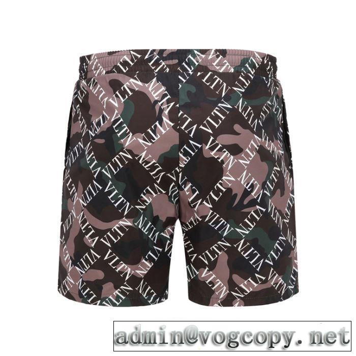 2019年の夏のマスト 春夏のトレンドアイテム ヴァレンティノ VALENTINO デニムパンツ
