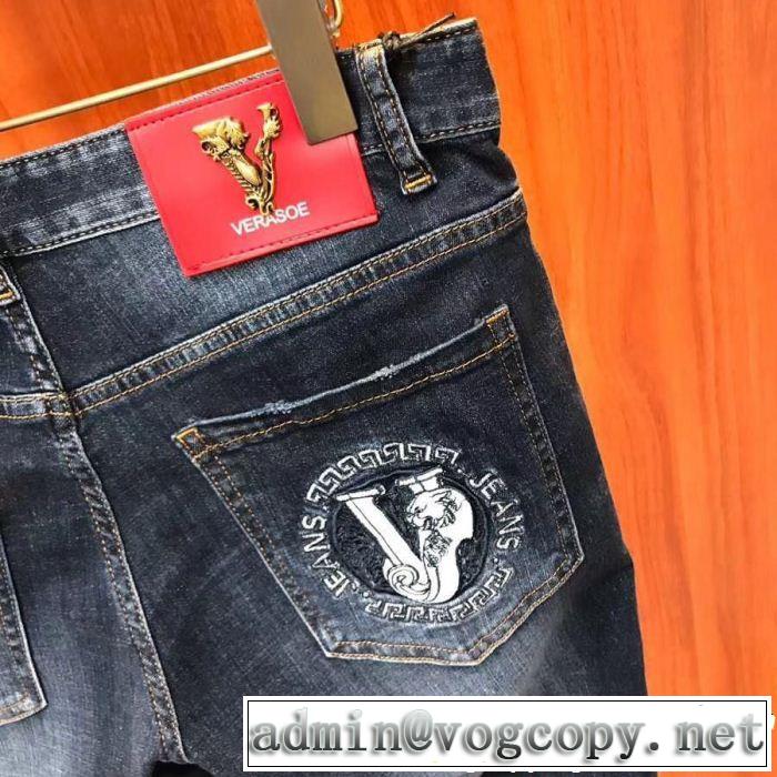 スタイルアップ上品  ヴェルサーチVERSACE きれいめ派に上質 デニムパンツ 2019年最新ファッション 