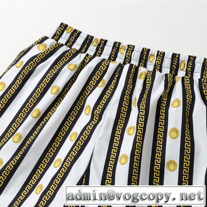デニムパンツ 暑い今こそ活躍させたい！ 2019春夏のトレンド新商品 ヴェルサーチVERSACE